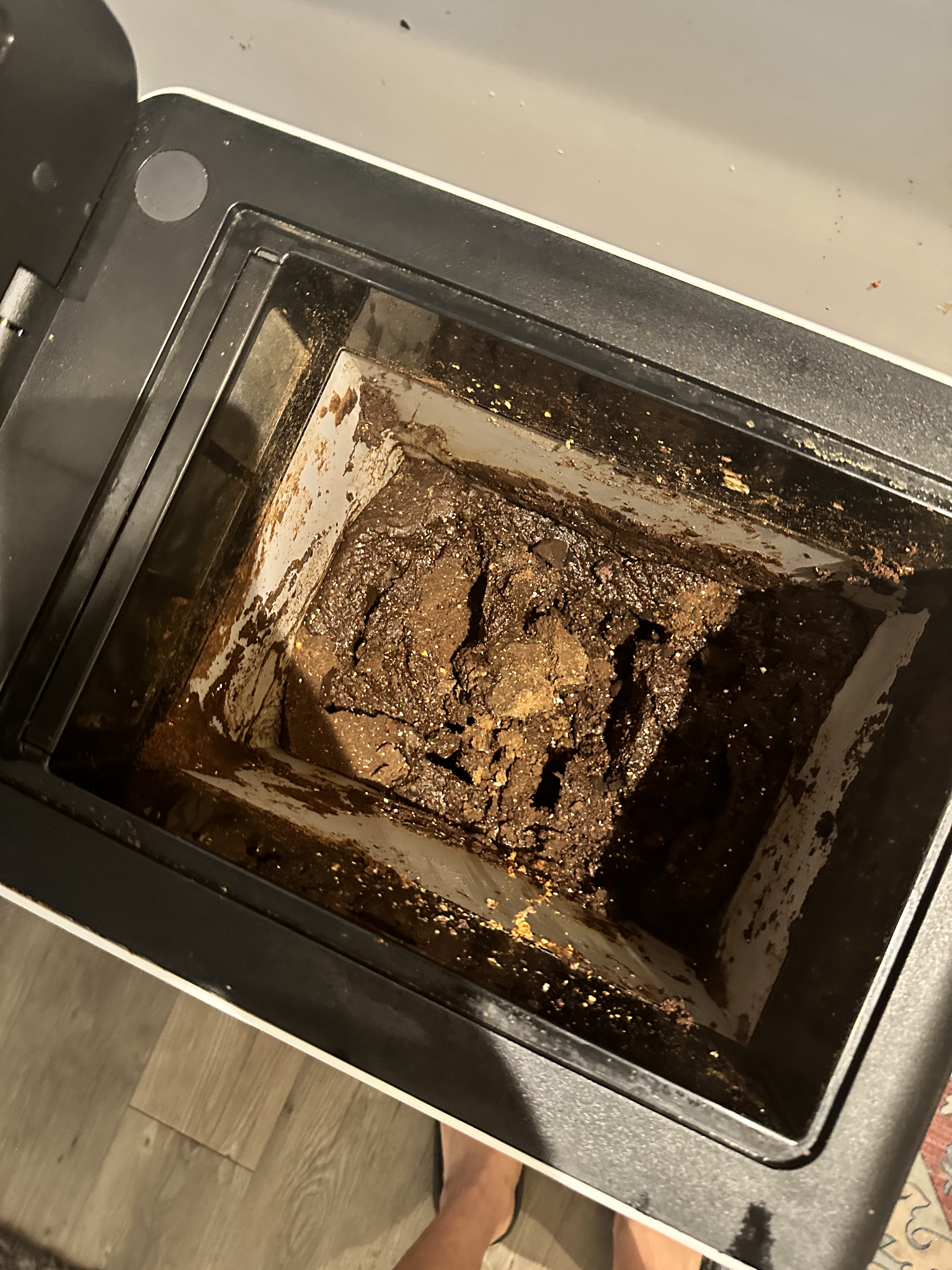 GEME Kobold showing compost that is too wet and clumpy, demonstrating incorrect moisture level